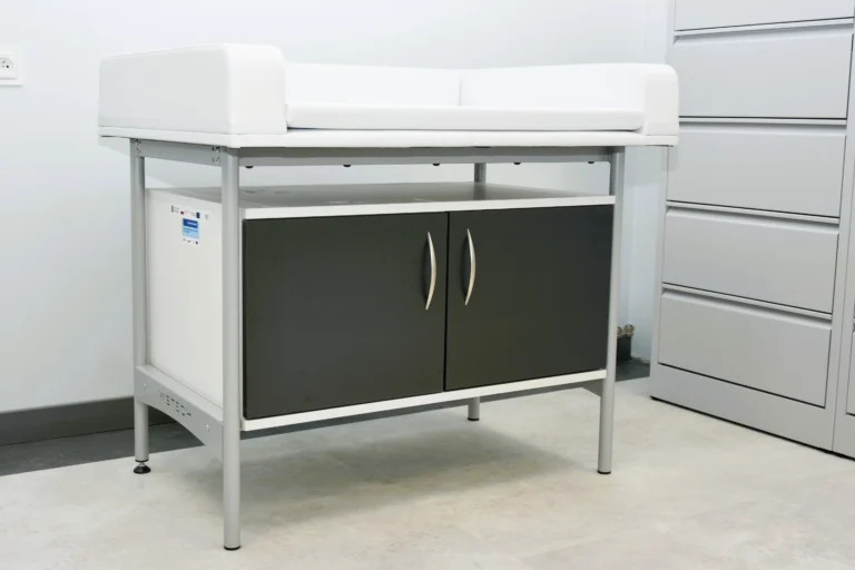 Wyposażenie przychodni zakupione w ramach programu FENIKS